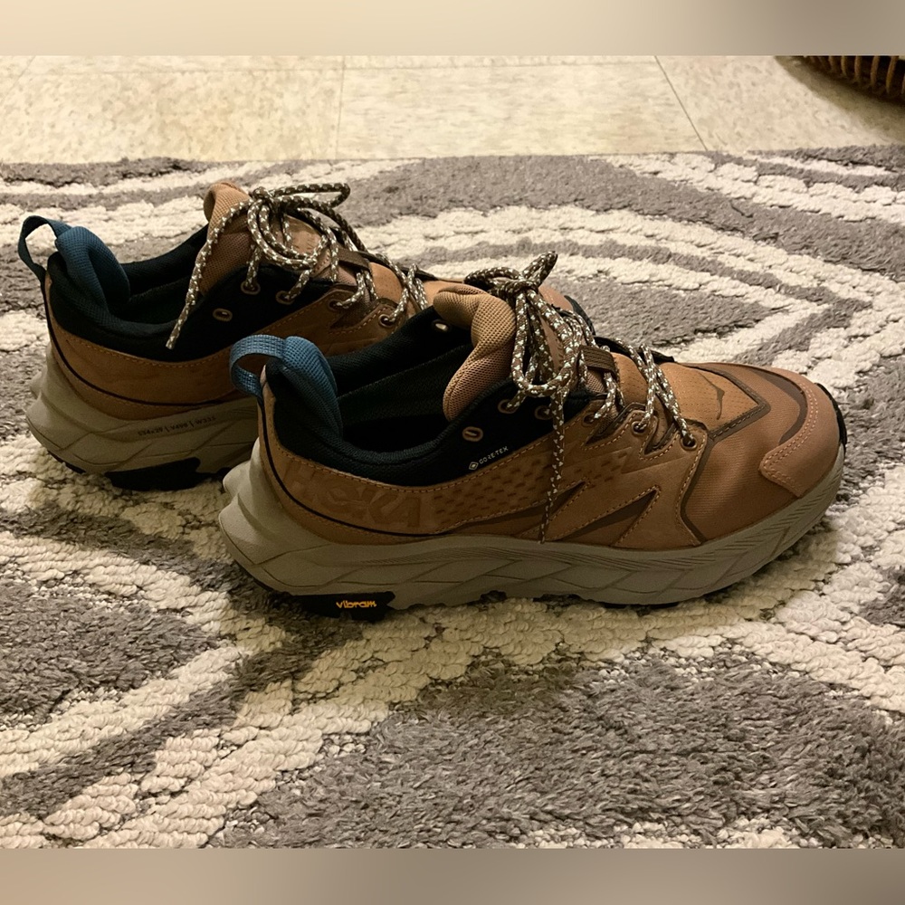 Hoka Anacapa Low GTX brown/tan NWOT 
Size 7.5b